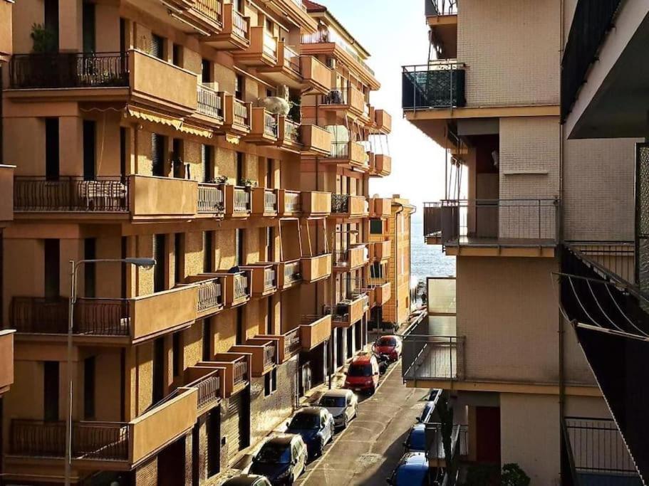 Liguria- Chiavari: A Trenta Passi Dal Mare Exterior foto